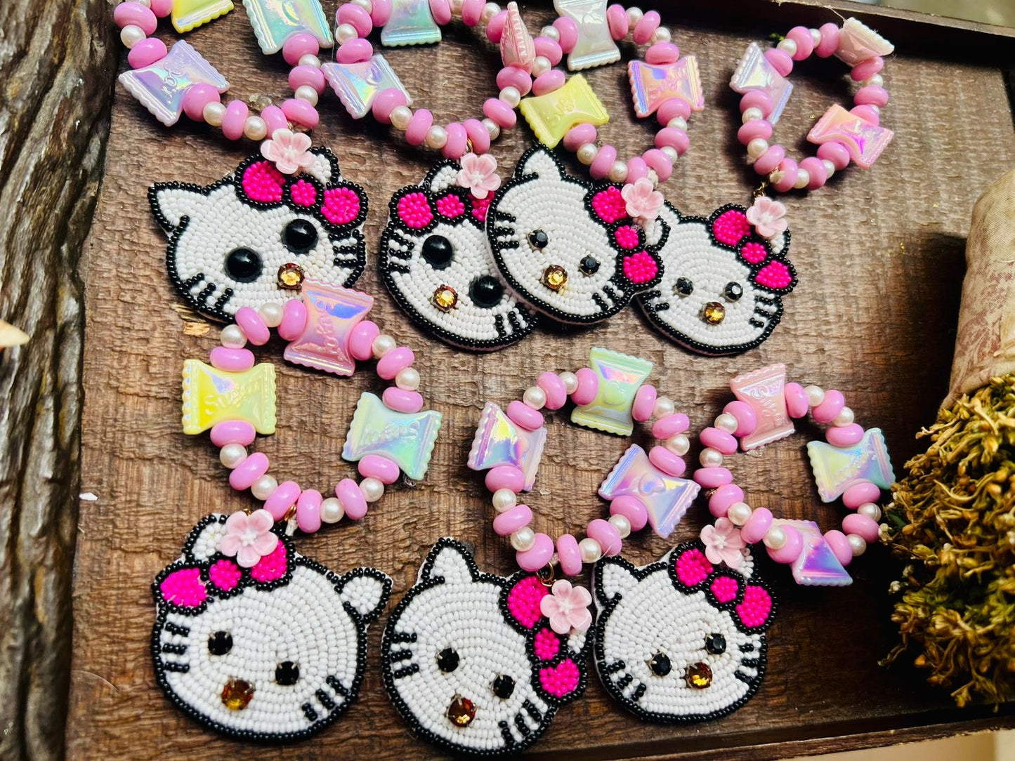 KN-8 Limited Edition Hello Kitty Charm Bracelets โ Cute Collectible for Girls