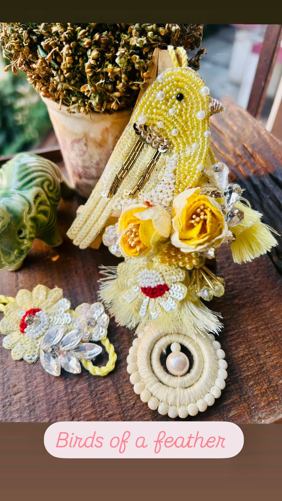 N-28 ✨ Designer Bird Lumba with Heavy Rakhi – Bhaiya Bhabhi Rakhi Set 2025 (Assorted Colours)