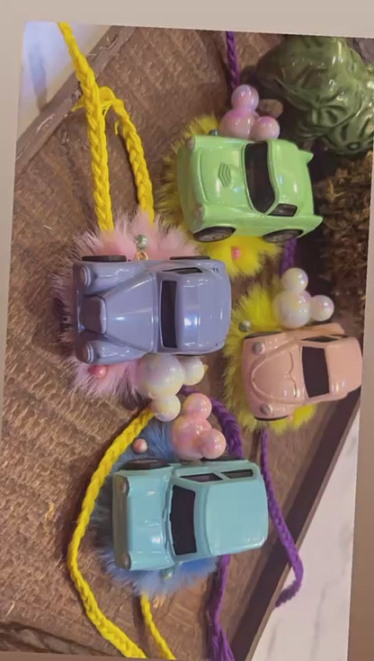 KN-32 🚗 Holographic Mickey Car Keychain – Reusable Quirky Keyring for Car Lovers